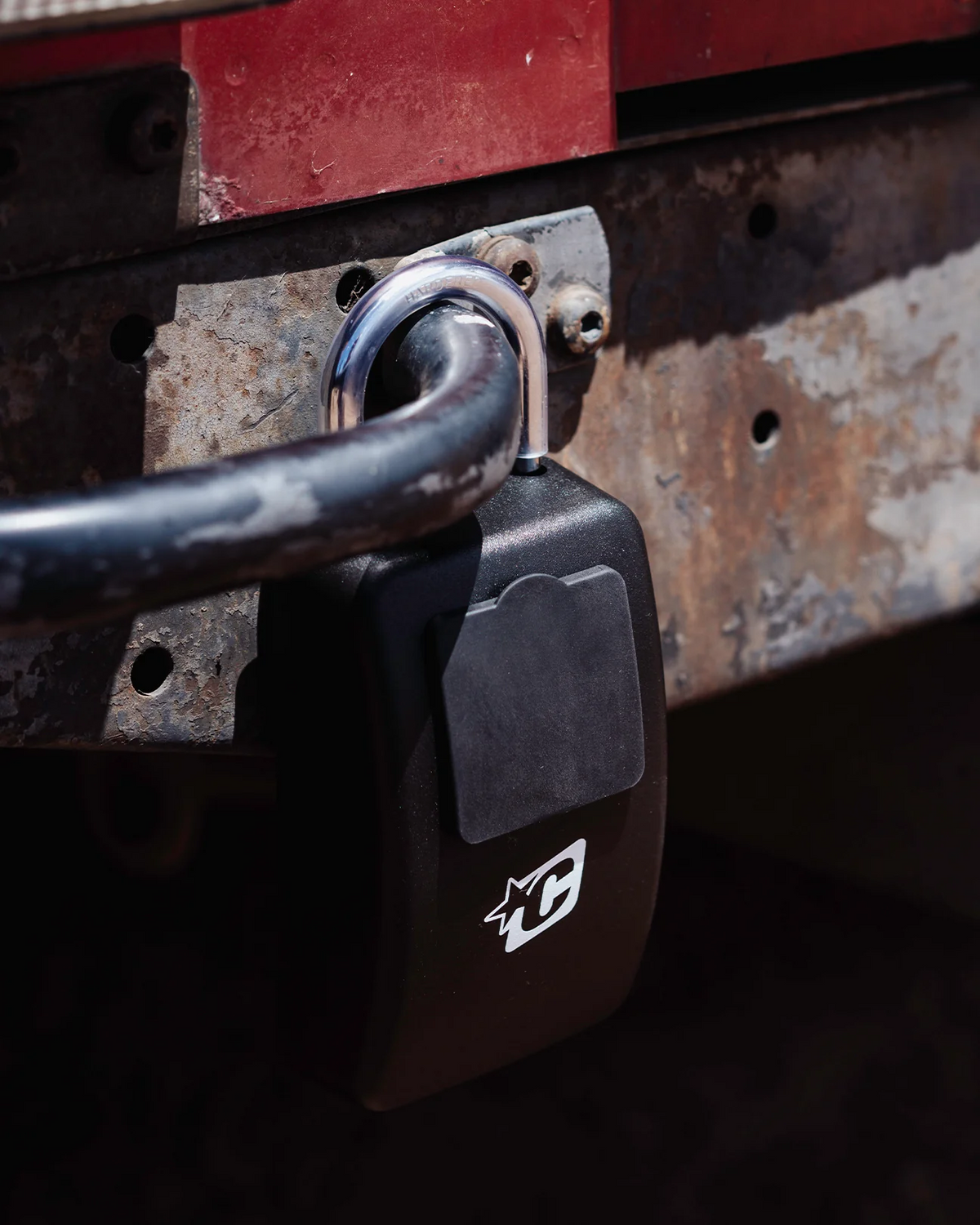 Creatures Stash Lock Large